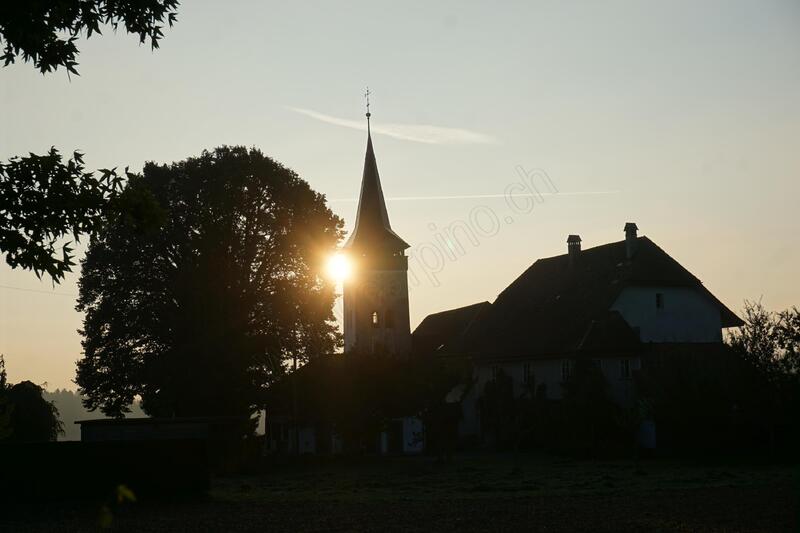 Morgensonne bei der Kirche Thunstetten