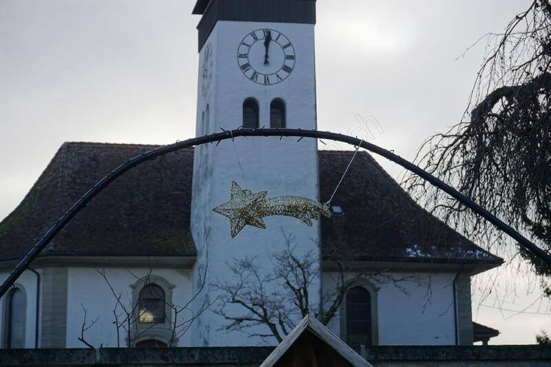 Krippe vor der Kirche Thunstetten