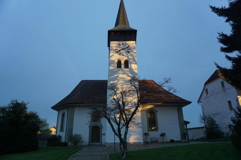 Kirche Thunstetten in der Abendsonne