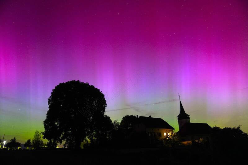 Polarlichter über der Kirche Thunstetten